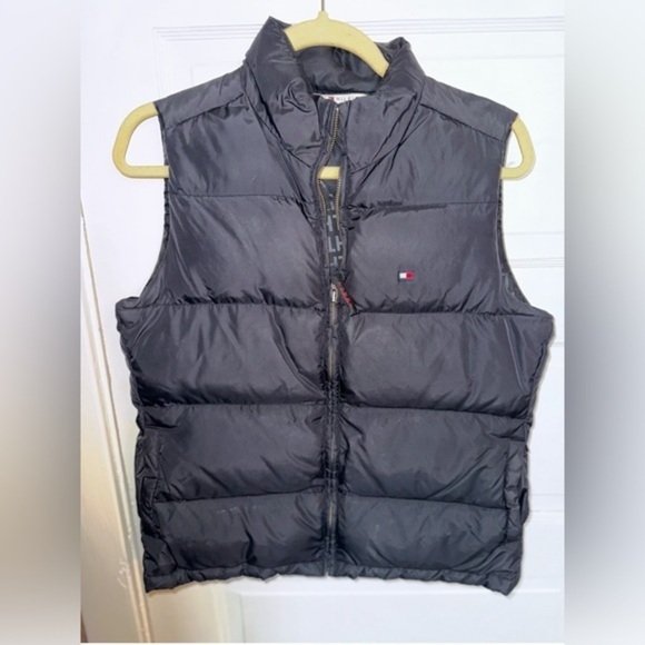 Tommy Hilfiger Women's Black Puffer Vest Size‎ Medium - Picture 1 of 3